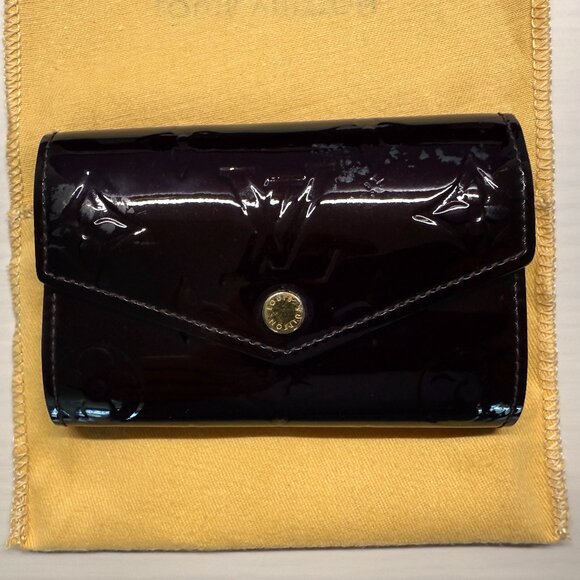 Louis Vuitton Vernis Monogram  6 Key Holder - Amarante